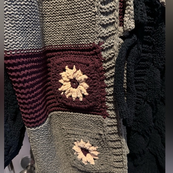 Closeout!▪️NWT POL Color Blocked, Striped, Floral Multi Cardigan Sweater - Picture 5 of 6